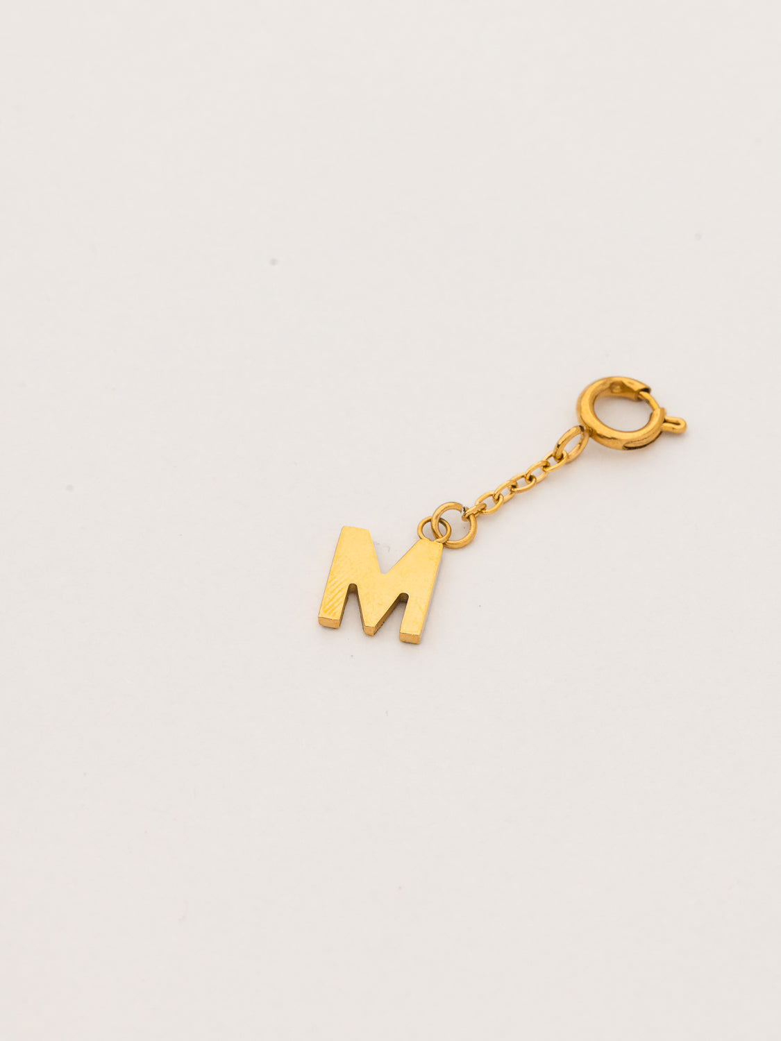 Pendentif Lettre M