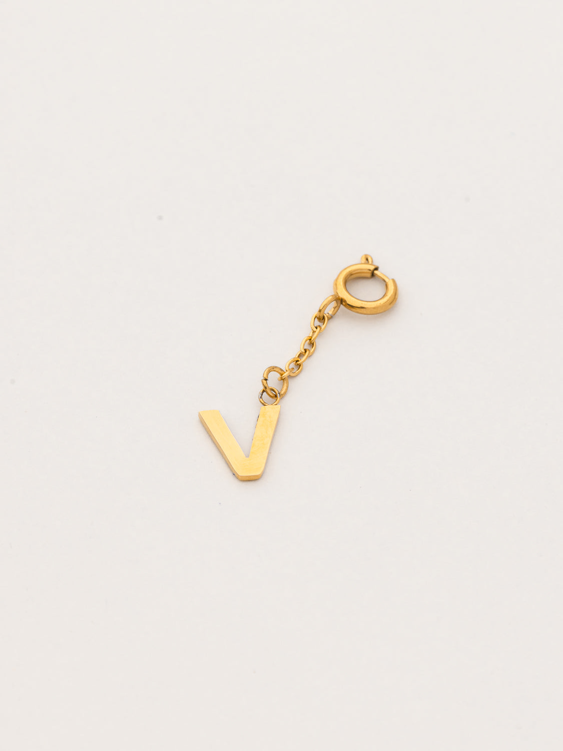 Pendentif Lettre V